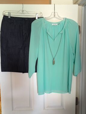 *Outfit* Calvin Klein Shirt (M) And Banana Republic (0) Jean Skirt